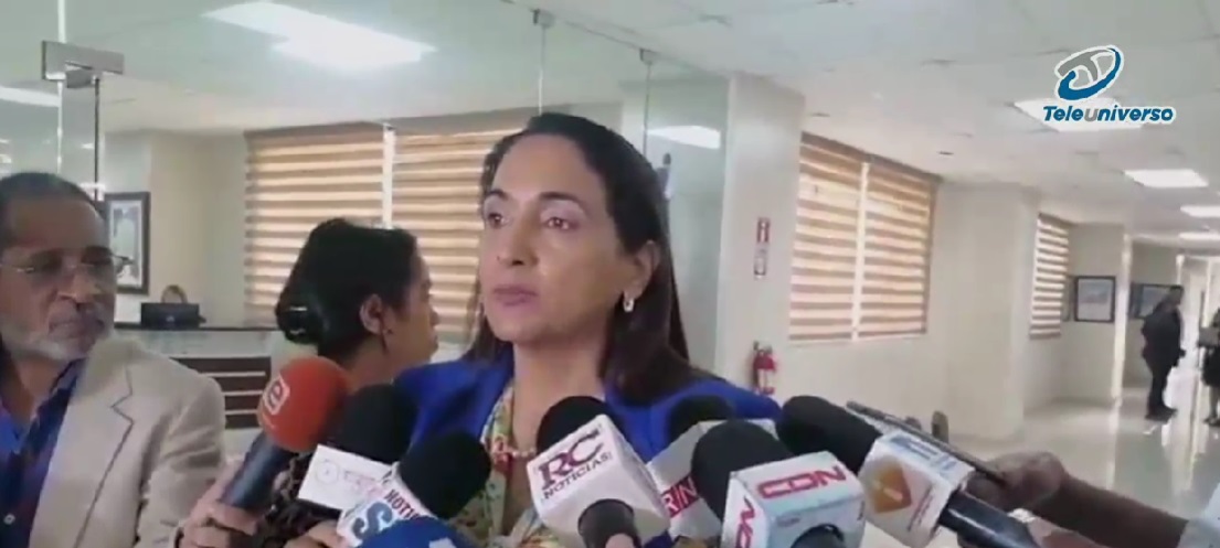 Senadora De Azua Anuncia Aspiraciones Para Dirigir C Mara Alta