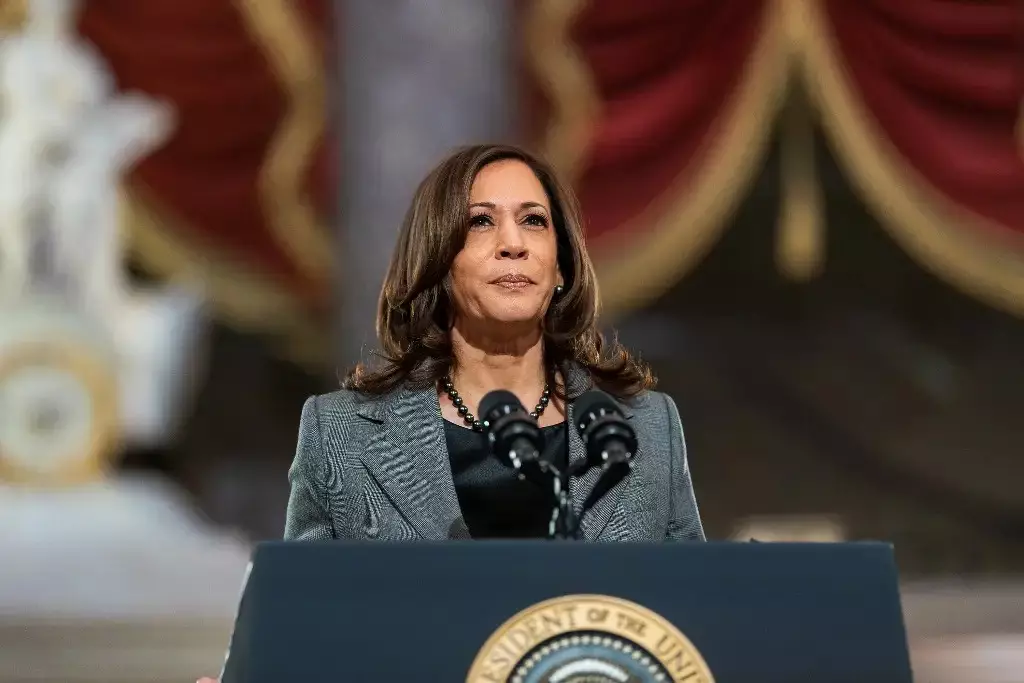 Kamala Harris dice que el comportamiento de Trump "degrada" la presidencia  de EE.UU.